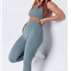 SET Active leggings & bra